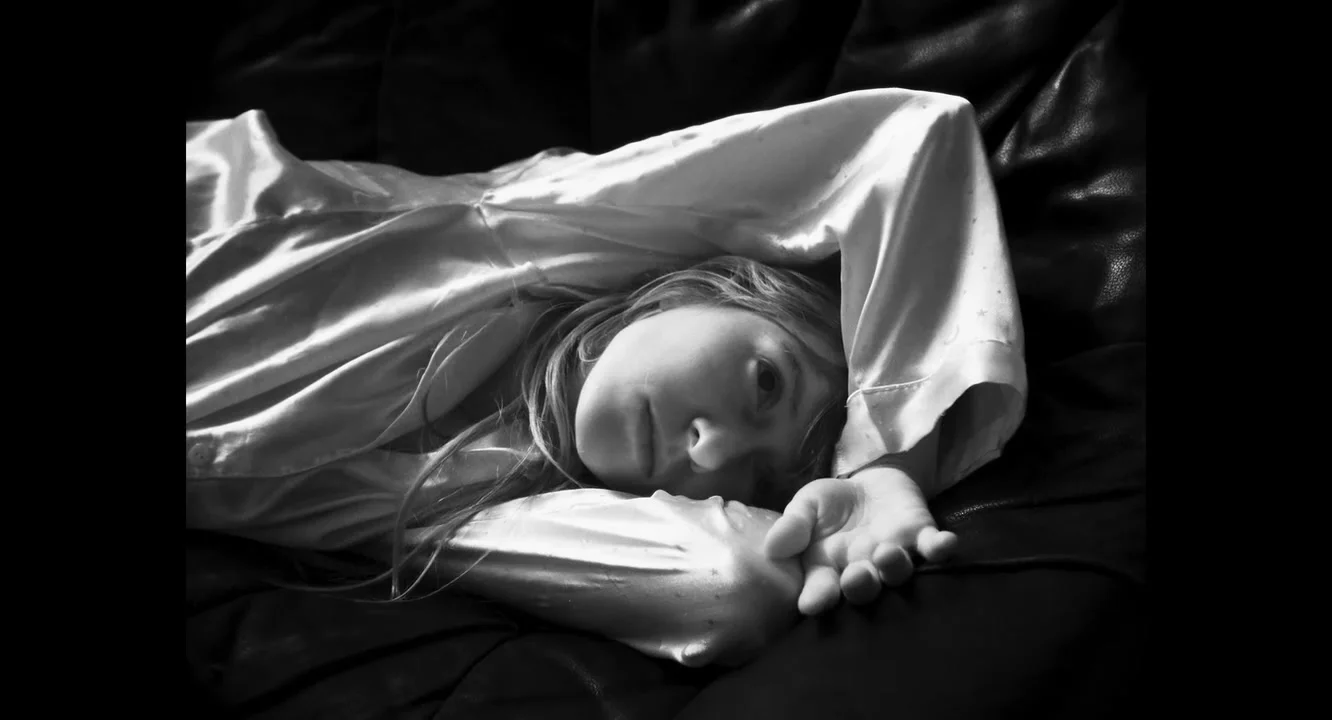 Still from Dream up the title